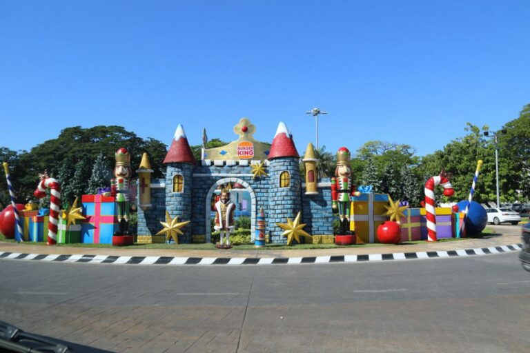 Mérida recupera su espíritu navideño con la decoración en parques y avenidas