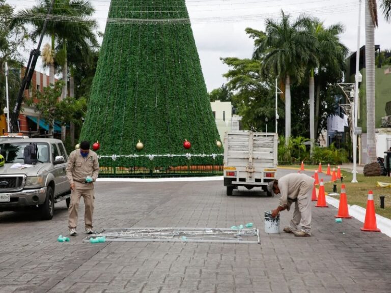 Más de siete mil luces multicolor iluminarán el árbol navideño de Paseo Montejo