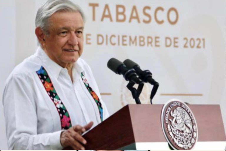 “Son chicanadas”, AMLO dice al INE sobre suspensión de consulta