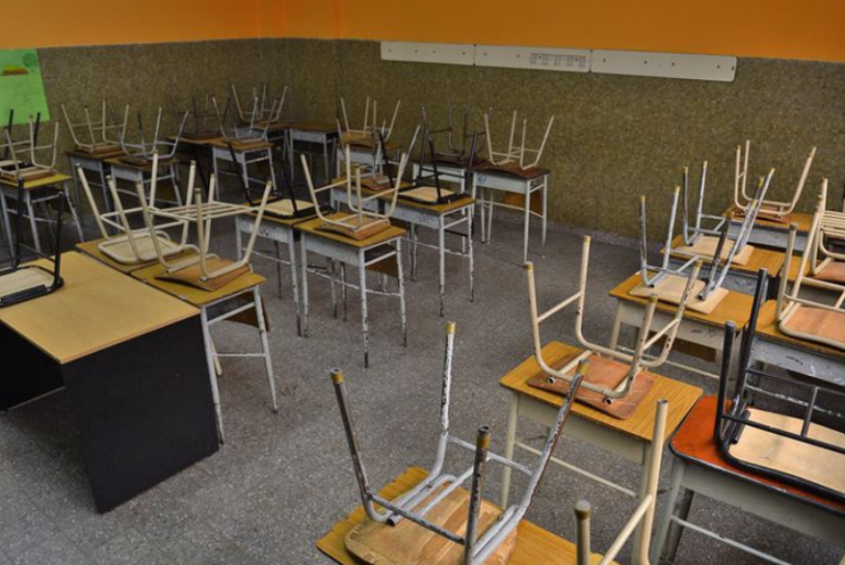 259 escuelas cierran en México por contagios de COVID: AMLO