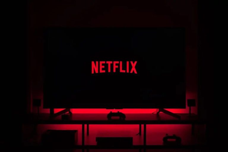 Plataforma Netflix en crisis, pierde 200 mil suscriptores