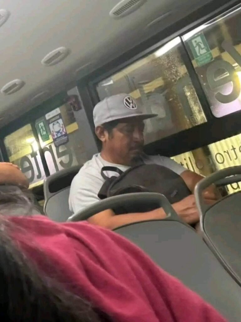 Joven denuncia presunto acoso dentro de unidad del Va y Ven; afirma que no recibió apoyo del operador