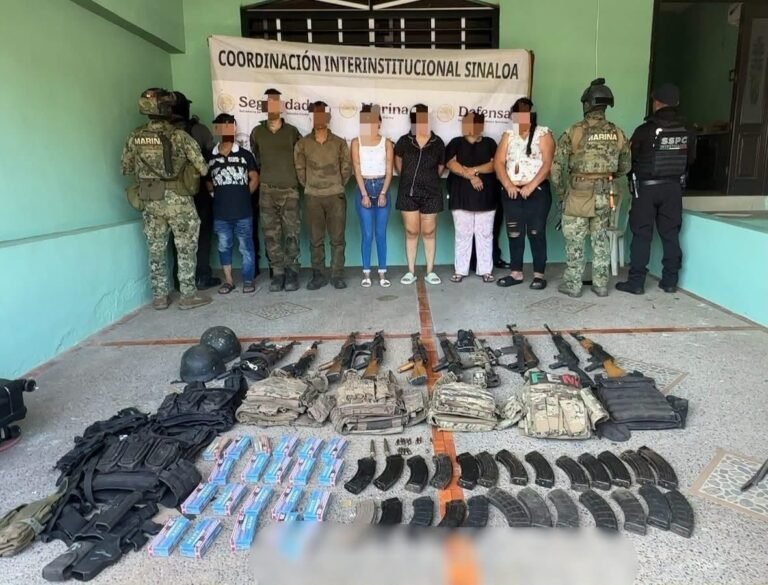 Operativo en Badiraguato deja ocho detenidos y asegura arsenal de alto poder