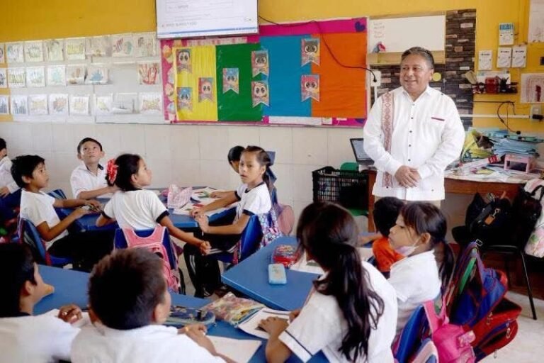 Yucatán vuelve a las aulas: más de 506 mil estudiantes inician el ciclo 2026-2027