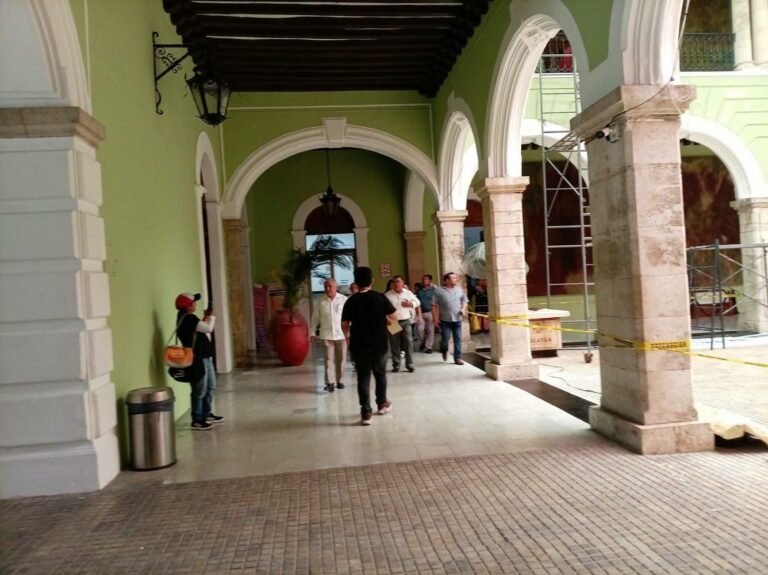 Dejan solo al “dinosaurio” sindical: Jervis García presume respaldo, pero llega casi solo a Palacio