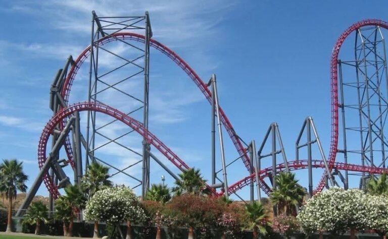 Más de 100 personas señalan lesiones cerebrales tras subir a montaña rusa de Six Flags