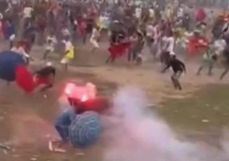 Cuestionan trato a toro durante corraleja en Sabanalarga; le colocaron fuego en los cuernos