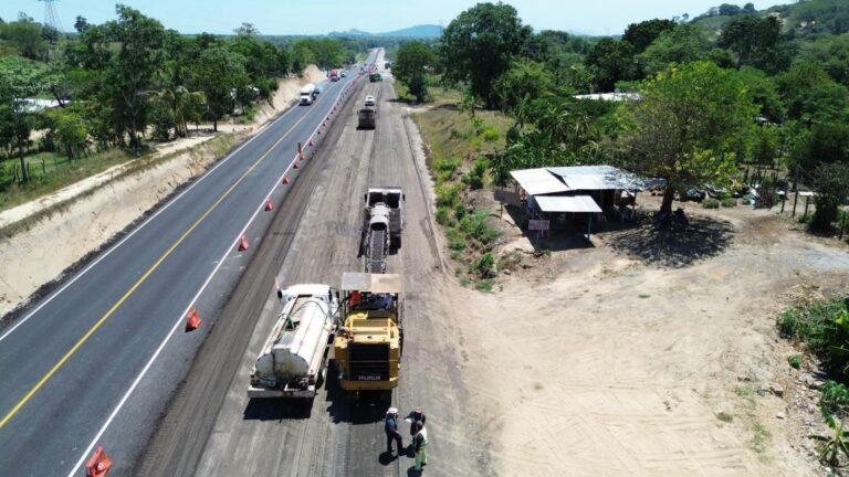 Carretera Macuspana-Escárcega registra 64% de avance; invertirán más de 25 mil millones de pesos